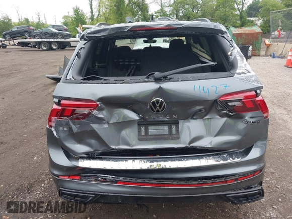 2024 Volkswagen Tiguan SE R-Line Black с VIN 3VV8B7AX4RM136788, выставлен на аукционе IAAI как лот 42246926 с пробегом 5 342 миль миль и . История ставок и продаж доступна на DreamBid. Изображение 16.