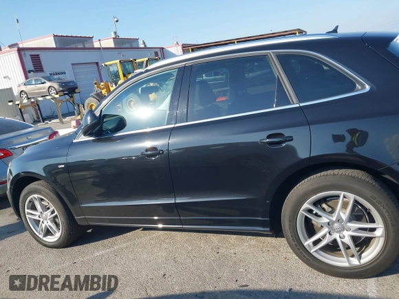 2014 Audi Q5 Prestige with VIN WA1WGAFP5EA126401, listed as a IAAI auction lot 41361479 with 32,551 mi miles and . Bid and sale history available at DreamBid. Image 14.