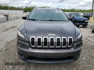 2017 Jeep Cherokee Latitude с VIN 1C4PJMCB9HW615722, выставлен на аукционе Copart как лот 53698105 с пробегом 95 958 миль миль и Списание • Salvage title. История ставок и продаж доступна на DreamBid. Изображение 5.