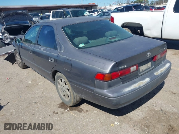 1998 Toyota Camry LE z VIN JT2BF22K6W0117441, wystawiony jako IAAI lot #41720451 z przebiegiem Nie podano mil oraz . Historia ofert i sprzedaży dostępna na DreamBid. Obrazek 3.