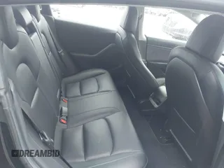 2018 Tesla Model 3 Long Range Battery z VIN 5YJ3E1EB7JF070600, wystawiony jako IAAI lot #42324240 z przebiegiem 68 804 mil mil oraz . Historia ofert i sprzedaży dostępna na DreamBid. Obrazek 8.