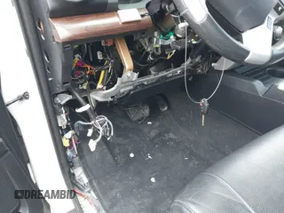 2019 Toyota Tundra SR5 z VIN 5TFHY5F17KX797348, wystawiony jako IAAI lot #41905558 z przebiegiem Nie podano mil oraz . Historia ofert i sprzedaży dostępna na DreamBid. Obrazek 6.