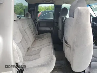 2005 GMC Sierra 1500 Work Truck z VIN 2GTEK19V051320466, wystawiony jako Copart lot #60534645 z przebiegiem 155 872 mil mil oraz Czysty tytuł • Clean title. Historia ofert i sprzedaży dostępna na DreamBid. Obrazek 10.