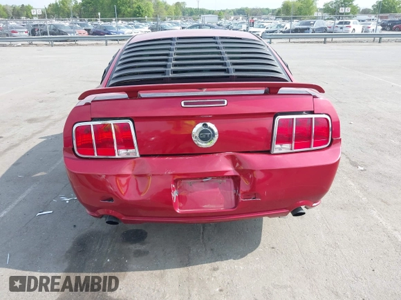 2008 Ford Mustang GT Deluxe with VIN 1ZVHT82H285194618, listed as a IAAI auction lot 42001961 with 129,781 mi miles and . Bid and sale history available at carsss.com. Image 6.