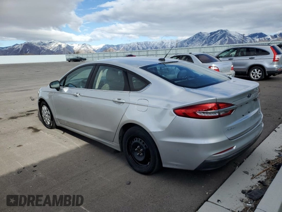 2019 Ford Fusion S with VIN 3FA6P0G71KR104255, listed as a Copart auction lot 47072525 with 69,447 mi miles and Clean Title. Bid and sale history available at carsss.com. Image 2.