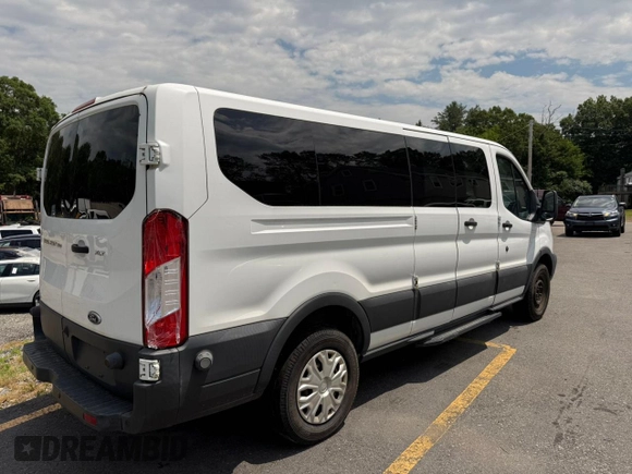 2015 Ford Transit XL z VIN 1FBZX2ZM1FKA63257, wystawiony jako Copart lot #63822515 z przebiegiem 198 249 mil mil oraz Czysty tytuł • Clean title. Historia ofert i sprzedaży dostępna na DreamBid. Obrazek 4.