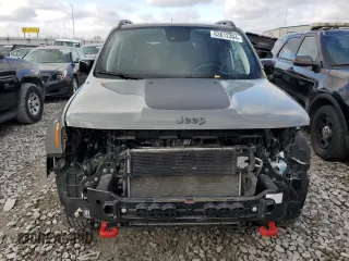 2022 Jeep Renegade Trailhawk with VIN ZACNJDC19NPN82175, listed as a Copart auction lot 83612304 with 38,617 mi miles and Salvage Title. Bid and sale history available at DreamBid. Image 5.