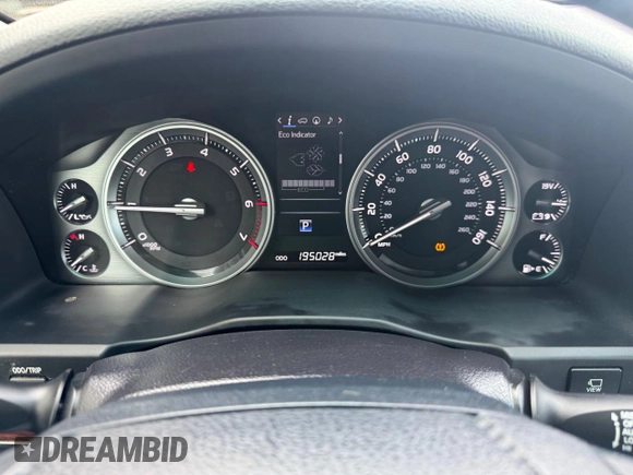2016 Toyota Land Cruiser z VIN JTMCY7AJ4G4037285, wystawiony jako Copart lot #55363515 z przebiegiem 195 028 mil mil oraz Czysty tytuł • Clean title. Historia ofert i sprzedaży dostępna na DreamBid. Obrazek 8.