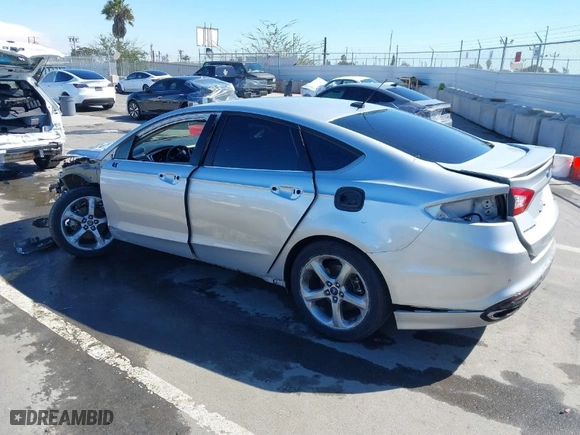 2015 Ford Fusion SE with VIN 3FA6P0H95FR114888, listed as a IAAI auction lot 41718689 with 71,120 mi miles. Bid and sale history available at carsss.com. Image 3.