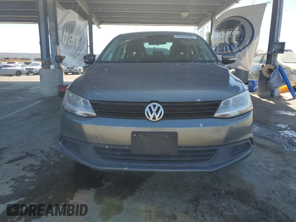 2014 Volkswagen Jetta SE with VIN 3VWD17AJ1EM247446, listed as a Copart auction lot 63695695 with 165,652 mi miles and Clean title. Bid and sale history available at DreamBid. Image 5.