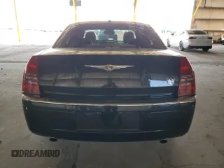 2007 Chrysler 300 C z VIN 2C3LA63H67H776240, wystawiony jako Copart lot #54267355 z przebiegiem 121 357 mil mil oraz Szkoda całkowita • Salvage title. Historia ofert i sprzedaży dostępna na DreamBid. Obrazek 6.