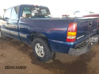 2001 Chevrolet Silverado 1500 LS with VIN 2GCEC19V011186596, listed as a IAAI auction lot 41927474 with 157,039 mi miles. Bid and sale history available at carsss.com. Image 3.