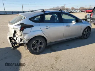 2016 Ford Focus SE with VIN 1FADP3KE4GL208985, listed as a Copart auction lot 88960325 with 111,046 mi miles and Salvage Title. Bid and sale history available at carsss.com. Image 3.