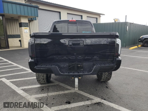 2022 Toyota Tacoma SR z VIN 3TYRZ5CN1NT016153, wystawiony jako Copart lot #56624785 z przebiegiem 88 633 mil mil oraz Czysty tytuł • Clean title. Historia ofert i sprzedaży dostępna na DreamBid. Obrazek 6.