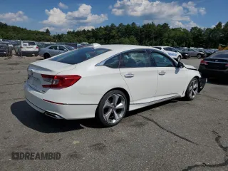2018 Honda Accord Touring with VIN 1HGCV2F95JA014750, listed as a Copart auction lot 58529075 with 39,591 mi miles and Salvage title. Bid and sale history available at DreamBid. Image 3.