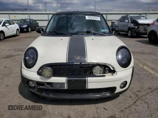 2008 MINI Hardtop with VIN WMWMF33528TT64260, listed as a Copart auction lot 52642935 with 82,502 mi miles and Salvage Title. Bid and sale history available at DreamBid. Image 5.