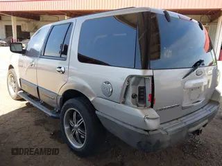 2004 Ford Expedition XLS z VIN 1FMRU13W04LA74231, wystawiony jako IAAI lot #42387482 z przebiegiem Nie podano mil oraz . Historia ofert i sprzedaży dostępna na DreamBid. Obrazek 3.