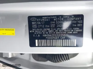 2018 Genesis G80 3.8L with VIN KMHGN4JE6JU235820, listed as a IAAI auction lot 41134806 with 83,605 mi miles. Bid and sale history available at carsss.com. Image 9.