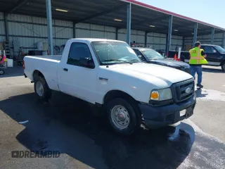 2006 Ford Ranger XL with VIN 1FTYR10D16PA24079, listed as a IAAI auction lot 41850367 with 285,731 mi miles. Bid and sale history available at carsss.com. Image 1.