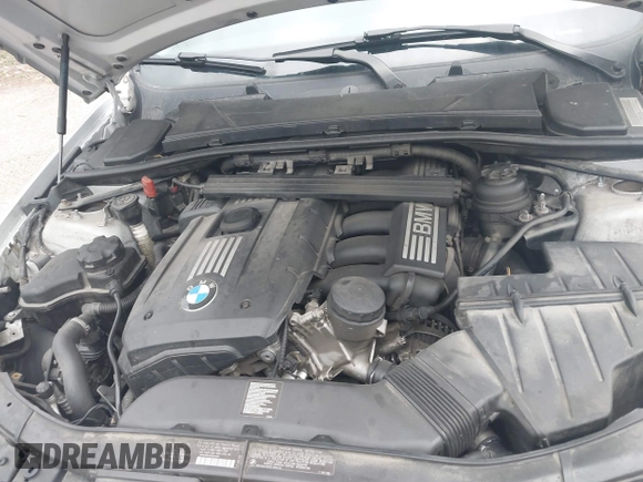 2011 BMW 3 Series 328i xDrive z VIN WBAPK5G53BNN28397, wystawiony jako IAAI lot #42095389 z przebiegiem 112 275 mil mil oraz . Historia ofert i sprzedaży dostępna na DreamBid. Obrazek 10.