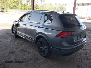 2022 Volkswagen Tiguan SE R-Line Black с VIN 3VVCB7AXXNM091425, выставлен на аукционе IAAI как лот 42515543 с пробегом 40 771 миль миль и . История ставок и продаж доступна на DreamBid. Изображение 3.