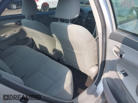 2010 Toyota Corolla z VIN 2T1BU4EE9AC263734, wystawiony jako IAAI lot #42453711 z przebiegiem 87 909 mil mil oraz . Historia ofert i sprzedaży dostępna na DreamBid. Obrazek 8.