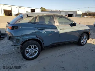 2022 Hyundai Kona SE with VIN KM8K22AB3NU763883, listed as a Copart auction lot 43555415 with 7,506 mi miles and Salvage Title. Bid and sale history available at carsss.com. Image 3.