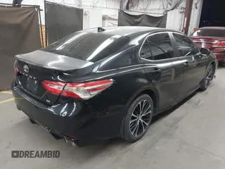 2020 Toyota Camry SE z VIN 4T1G11AK7LU302329, wystawiony jako IAAI lot #42148649 z przebiegiem 46 053 mil mil oraz . Historia ofert i sprzedaży dostępna na DreamBid. Obrazek 4.