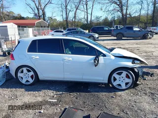 2015 Volkswagen GTI S z VIN 3VW4T7AU4FM056187, wystawiony jako IAAI lot #41273757 z przebiegiem 108 096 mil mil oraz . Historia ofert i sprzedaży dostępna na DreamBid. Obrazek 13.