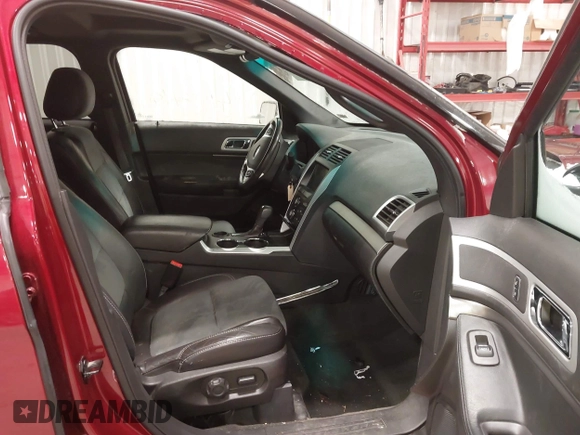 2015 Ford Explorer XLT with VIN 1FM5K7D84FGA40411, listed as a IAAI auction lot 41427414 with 83,345 mi miles and . Bid and sale history available at carsss.com. Image 5.