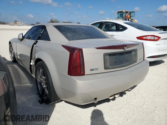 2006 Cadillac XLR z VIN 1G6YV36AX65603381, wystawiony jako Copart lot #77526894 z przebiegiem Nie podano mil oraz Nie do naprawy. Historia ofert i sprzedaży dostępna na DreamBid. Obrazek 2.