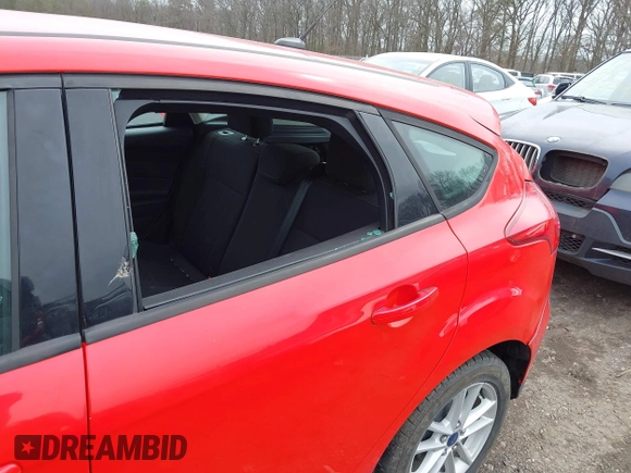 2015 Ford Focus SE with VIN 1FADP3K2XFL223205, listed as a IAAI auction lot 41896693 with 999,999 mi miles. Bid and sale history available at carsss.com. Image 6.