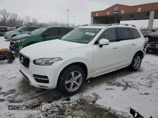 2016 Volvo XC90 Momentum with VIN YV4102XK5G1072286, listed as a Copart auction lot 42083085 with 131,809 mi miles and Salvage Title. Bid and sale history available at carsss.com. Image 1.
