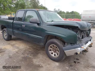 2006 Chevrolet Silverado 1500 LT1 with VIN 1GCEK19V36Z269098, listed as a IAAI auction lot 41949649 with 286,007 mi miles. Bid and sale history available at carsss.com. Image 1.