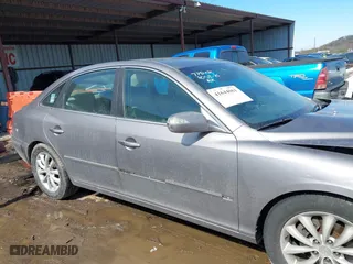 2008 Hyundai Azera Limited with VIN KMHFC46F28A282406, listed as a IAAI auction lot 41644061 with 1 mi miles. Bid and sale history available at carsss.com. Image 12.