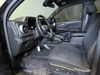 2023 Chevrolet Colorado 2WD LT z VIN 1GCPSCEK5P1235101, wystawiony jako Copart lot #42059055 z przebiegiem 6 408 mil mil oraz Szkoda całkowita • Salvage title. Historia ofert i sprzedaży dostępna na DreamBid. Obrazek 9.