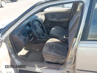 1998 Nissan Sentra XE z VIN 1N4AB41D3WC710739, wystawiony jako IAAI lot #42283426 z przebiegiem 180 392 mil mil oraz . Historia ofert i sprzedaży dostępna na DreamBid. Obrazek 5.