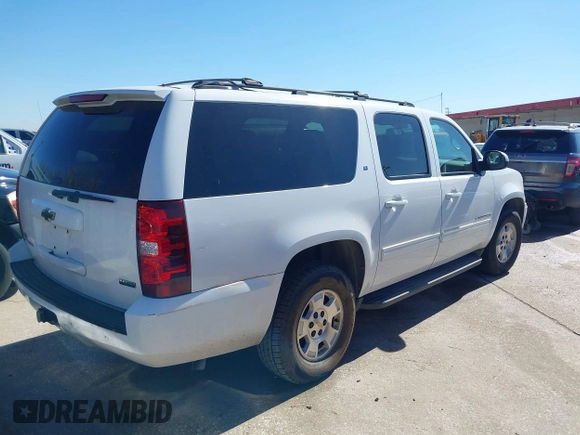 2011 Chevrolet Suburban LT with VIN 1GNSCJE07BR342646, listed as a IAAI auction lot 41698811 with 118,856 mi miles. Bid and sale history available at carsss.com. Image 4.