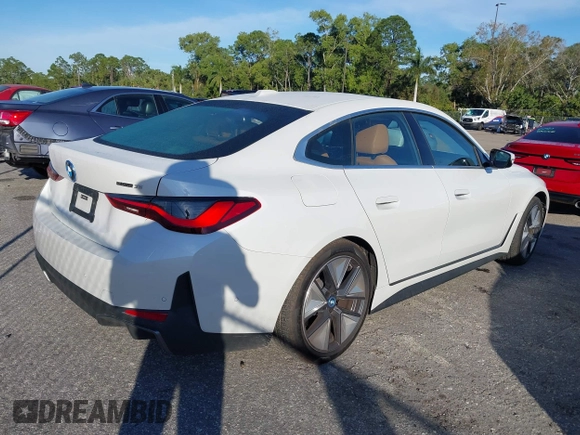 2024 BMW i4 eDrive35 z VIN WBY43AW04RFT05287, wystawiony jako IAAI lot #41427545 z przebiegiem 6 347 mil mil oraz . Historia ofert i sprzedaży dostępna na DreamBid. Obrazek 4.