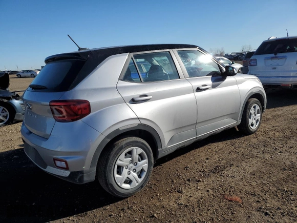 2024 Hyundai Venue SE with VIN KMHRB8A35RU311398, listed as a Copart auction lot 78067294 with 25,881 mi miles and Clean Title. Bid and sale history available at DreamBid. Image 3.