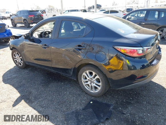 2016 Scion iA z VIN 3MYDLBZV0GY123351, wystawiony jako IAAI lot #41736327 z przebiegiem 86 804 mil mil oraz . Historia ofert i sprzedaży dostępna na DreamBid. Obrazek 3.