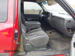 2004 Chevrolet Silverado 1500 Work Truck with VIN 2GCEC19TX41153995, listed as a IAAI auction lot 42116758 with 304,433 mi miles and . Bid and sale history available at DreamBid. Image 5.