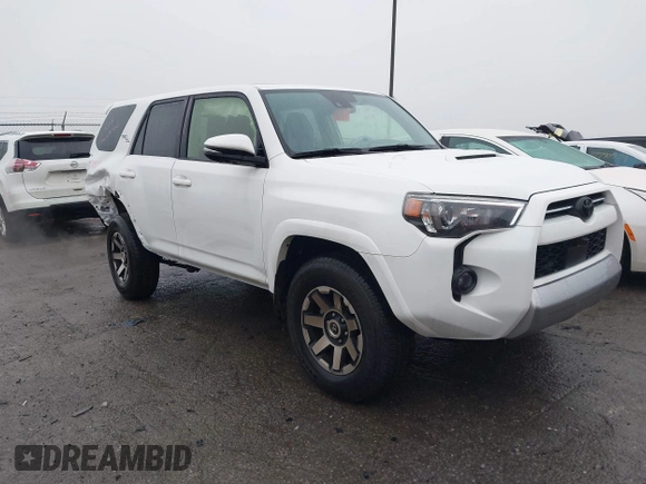 2024 Toyota 4Runner TRD Off Road z VIN JTERU5JR5R6267713, wystawiony jako IAAI lot #41096138 z przebiegiem 2 925 mil mil oraz . Historia ofert i sprzedaży dostępna na DreamBid. Obrazek 1.