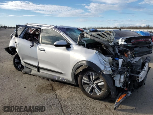 2020 Kia Niro LXS with VIN KNDCB3LC9L5421494, listed as a Copart auction lot 44013145 with 0 mi miles and Salvage Title. Bid and sale history available at carsss.com. Image 4.