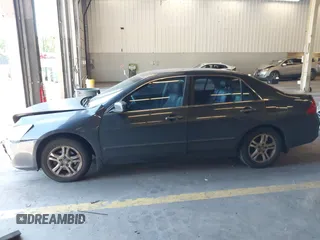 2006 Honda Accord EX-L z VIN 1HGCM56816A056450, wystawiony jako IAAI lot #42185375 z przebiegiem 314 620 mil mil oraz . Historia ofert i sprzedaży dostępna na DreamBid. Obrazek 15.