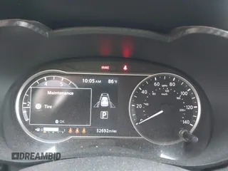 2024 Nissan Versa SR z VIN 3N1CN8FV4RL819340, wystawiony jako IAAI lot #41932319 z przebiegiem 32 692 mil mil oraz . Historia ofert i sprzedaży dostępna na DreamBid. Obrazek 7.