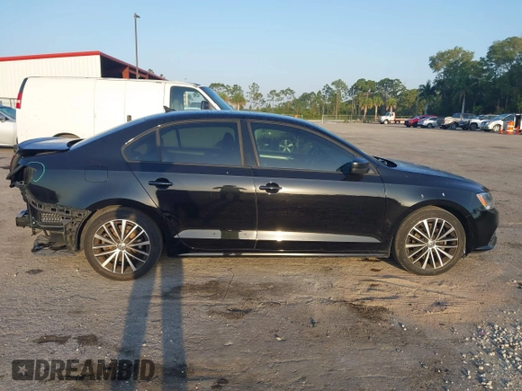 2016 Volkswagen Jetta Sport z VIN 3VWD17AJ5GM335337, wystawiony jako IAAI lot #42081987 z przebiegiem 93 215 mil mil oraz . Historia ofert i sprzedaży dostępna na DreamBid. Obrazek 14.