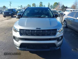 2022 Jeep Compass Latitude with VIN 3C4NJCBB9NT187946, listed as a IAAI auction lot 41675926 with 25,506 mi miles and . Bid and sale history available at carsss.com. Image 13.