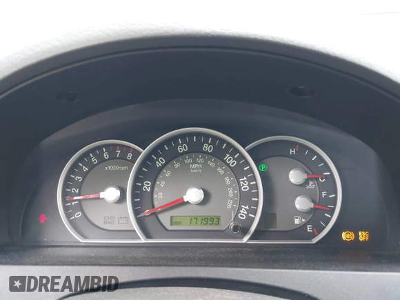 2008 Kia Sorento EX z VIN KNDJC736585788843, wystawiony jako IAAI lot #42411665 z przebiegiem 171 993 mil mil oraz . Historia ofert i sprzedaży dostępna na DreamBid. Obrazek 7.