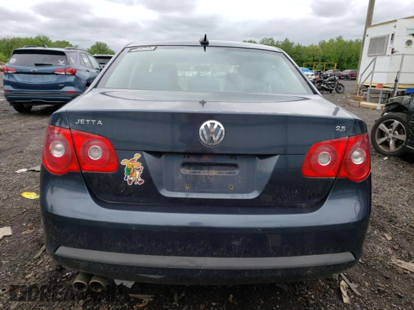 2006 Volkswagen Jetta z VIN 3VWSG81K86M798947, wystawiony jako Copart lot #57257545 z przebiegiem 160 722 mil mil oraz Szkoda całkowita • Salvage title. Historia ofert i sprzedaży dostępna na DreamBid. Obrazek 6.